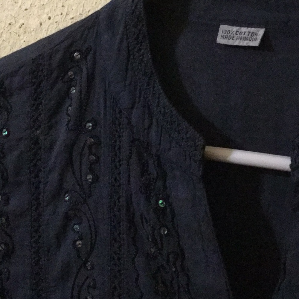 Blouse - Picture 2 of 3